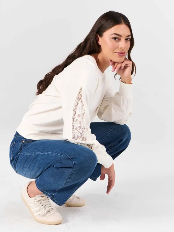 Lucy Sweatshirt - Soft White made by Dharma Bums