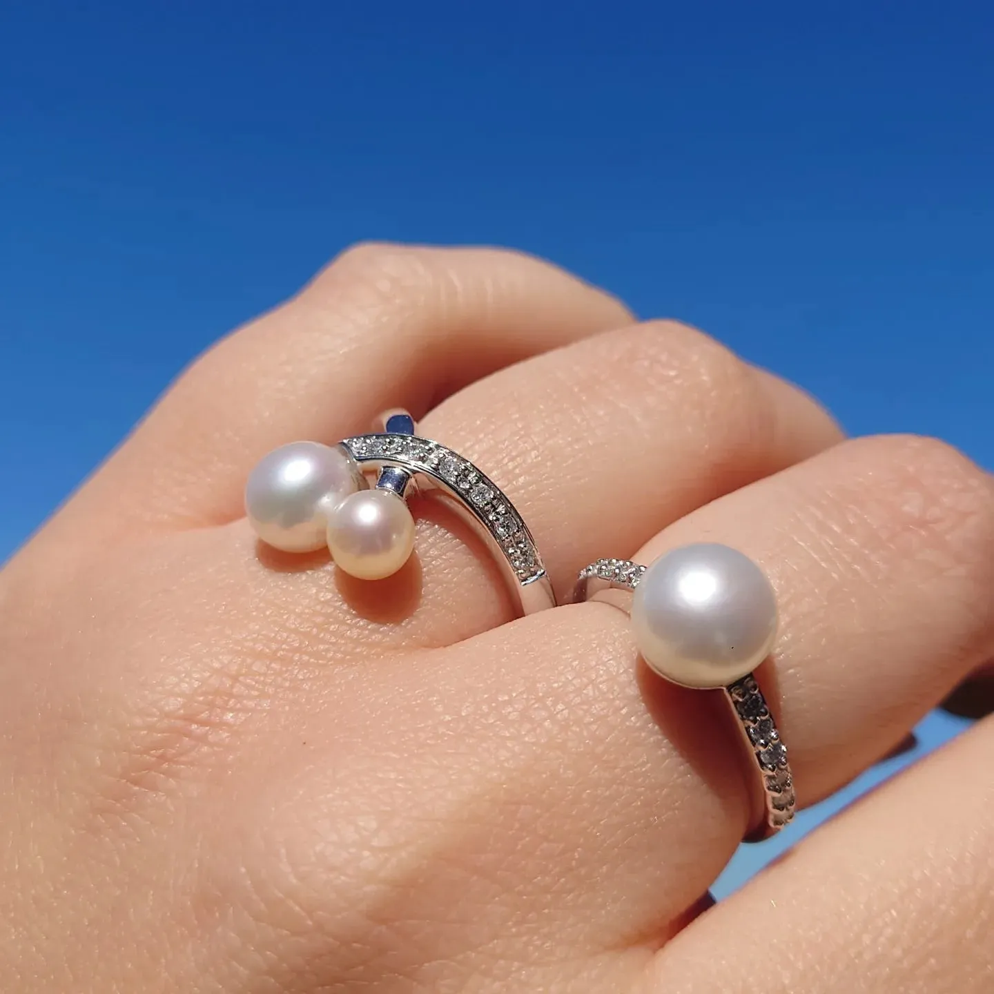 Perlering med diamant i hvitt gull, 6-7 mm, 0.10 CT TWSI sold by Diamanthuset product image thumbnail 2