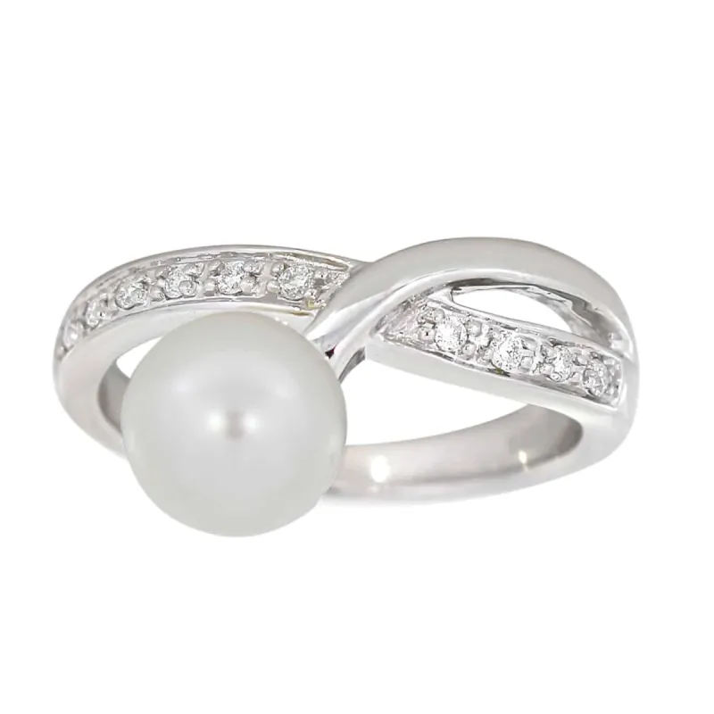 Diamantring 0,08ct TWSI med Perle sold by Diamanthuset