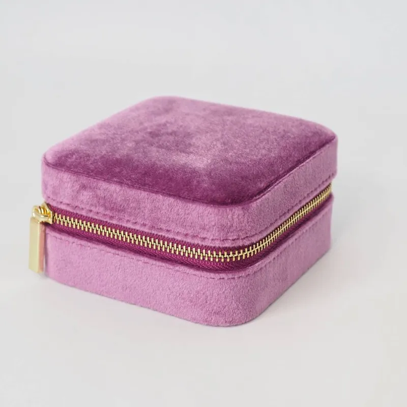 Smykkeskrin i Velur - Fuksia sold by Diamanthuset