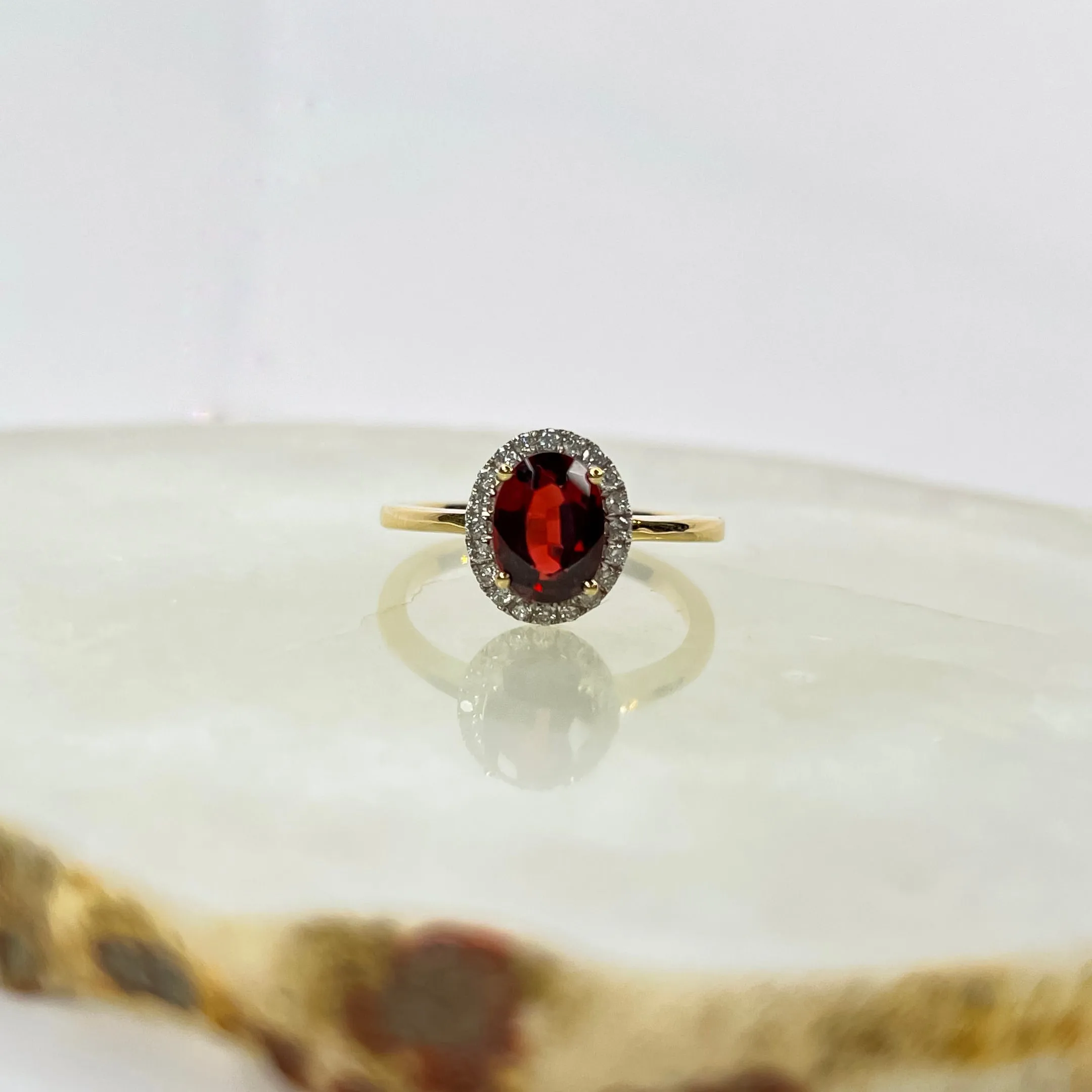 Diamantring med Rød Granat 0.30ct tw/si sold by Diamanthuset product image thumbnail 2