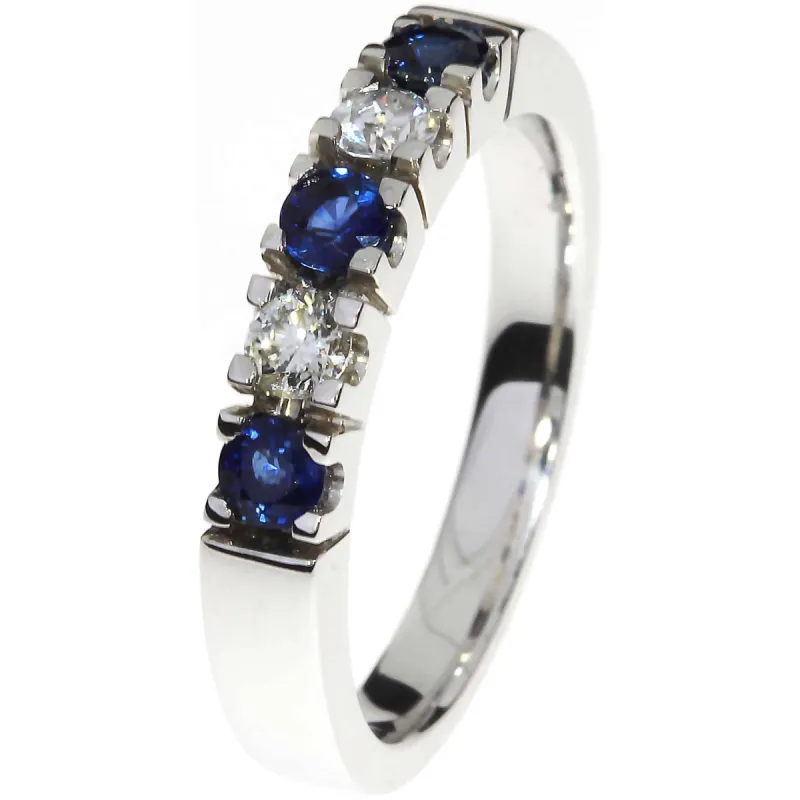 Diamantring med safirer og diamanter i hvitt gull sold by Diamanthuset