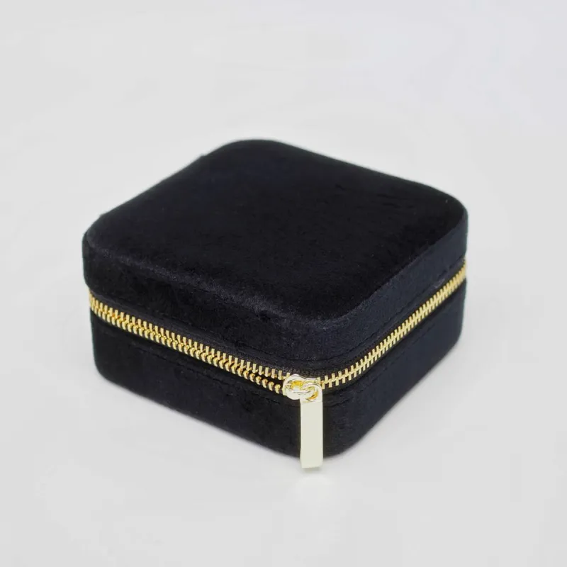 Smykkeskrin i Velur - Svart  (Liten) sold by Diamanthuset