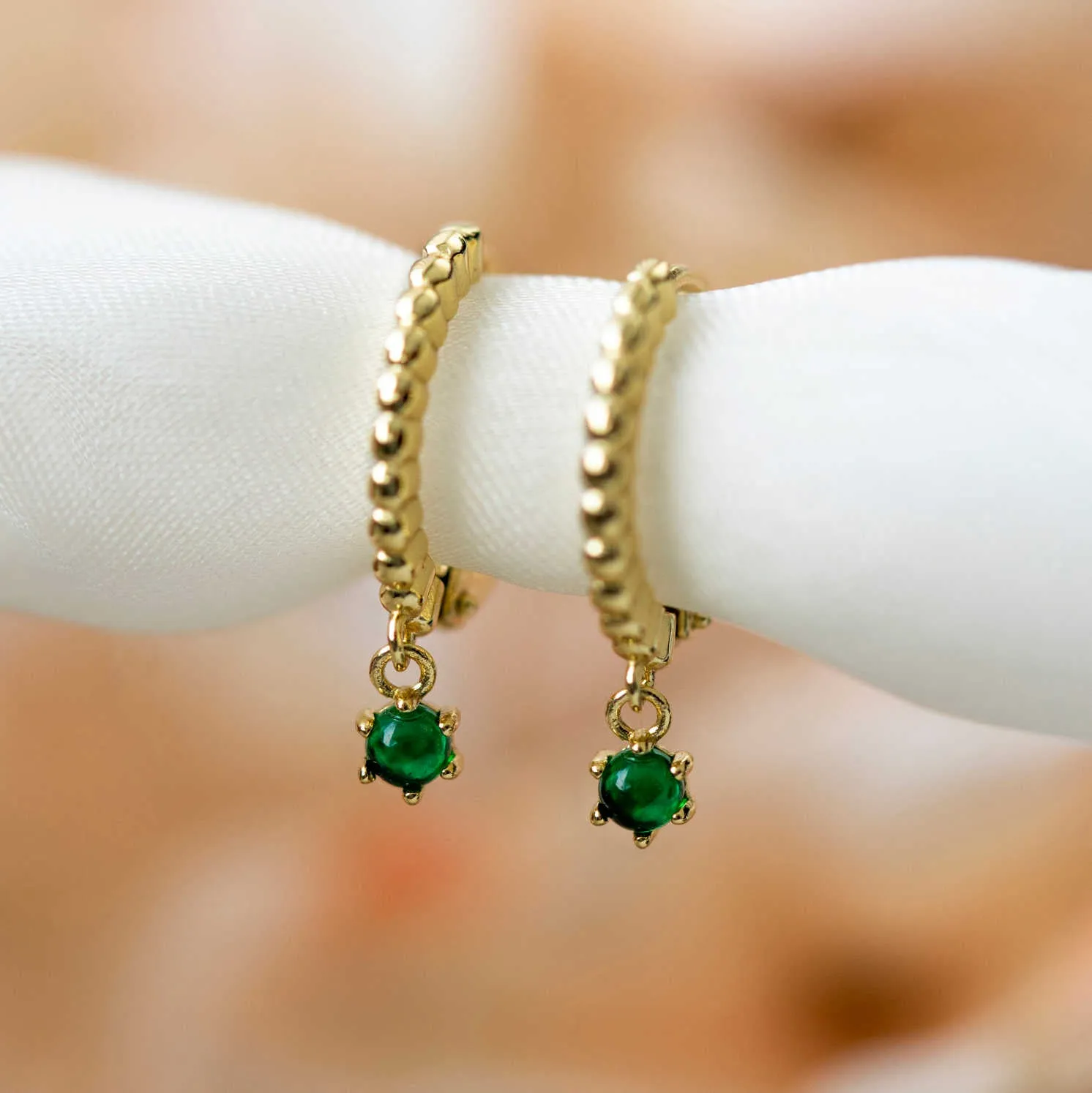 Øredobber i sølv med grønn Zirkonia sold by Diamanthuset product image thumbnail 2