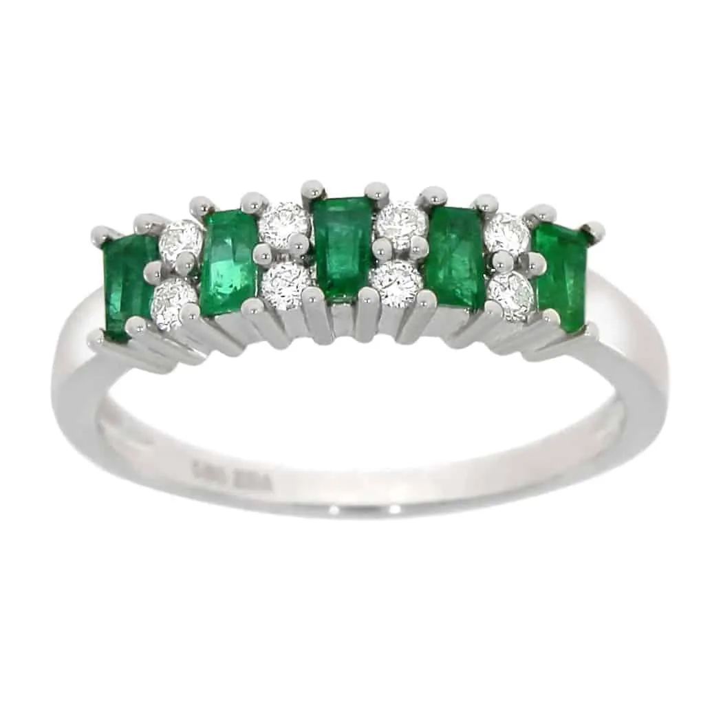 Diamantring med smaragd i hvitt gull, 0.21CT TWSI sold by Diamanthuset