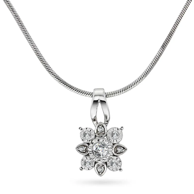 Diamant halssmykke 14kt hvitt gull Rosettstjerne 0.15ct TW Si sold by Diamanthuset