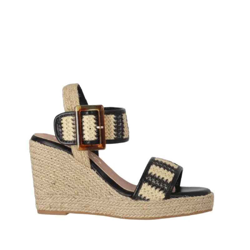 Chika10 Sandalen Violeta 15 Zwart sold by Donelli