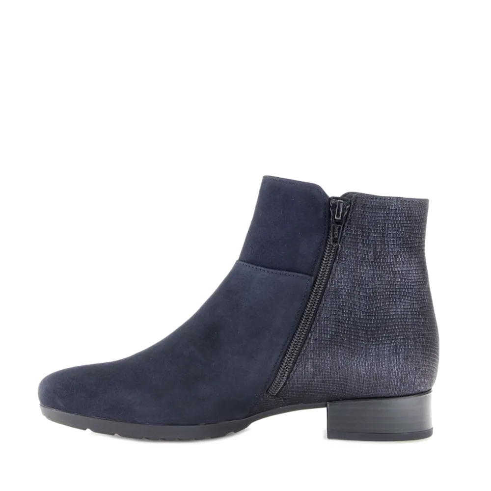 Gabor enkellaarsjes 52.714.46 H Blauw sold by Donelli product image thumbnail 2