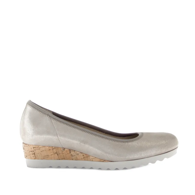 Gabor Pumps 62.641.12 Beige sold by Donelli
