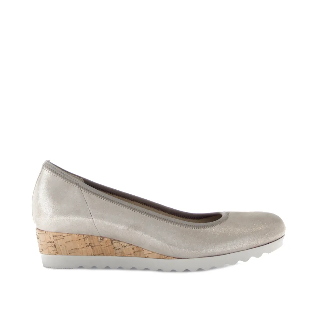 Gabor Pumps 62.641.12 Beige sold by Donelli