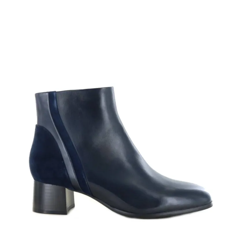 Regarde Le Ciel Enkellaarsjes Piera-10 Blauw sold by Donelli