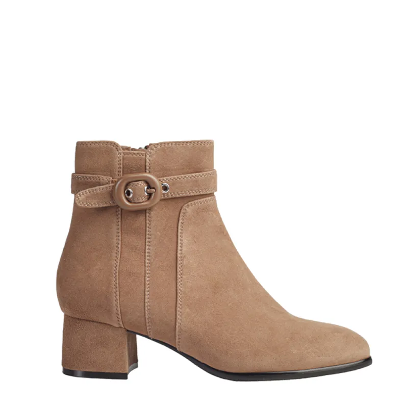 Regarde Le Ciel Enkellaarsjes Piera-09 Licht Bruin sold by Donelli