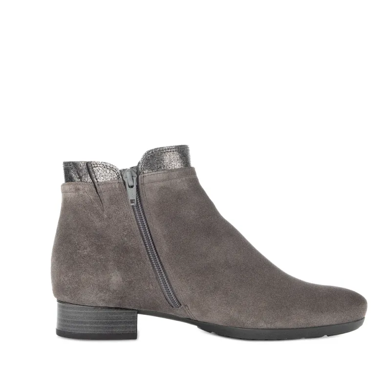 Gabor Enkellaarsjes 72.718.30 H Taupe sold by Donelli