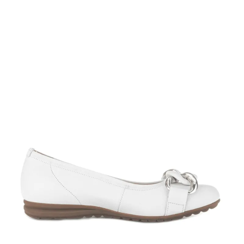 Gabor Instappers 42.625.50 Wit sold by Donelli