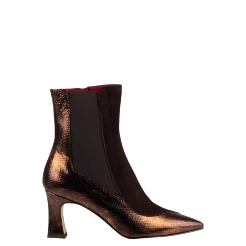 Lilian Enkellaarsjes 12333 Brons sold by Donelli