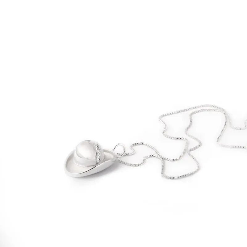 #HappyHat halskæde 50 cm - Hat med fjer vedhæng - Sterling Forsølvet made by Dropps by Szhirley