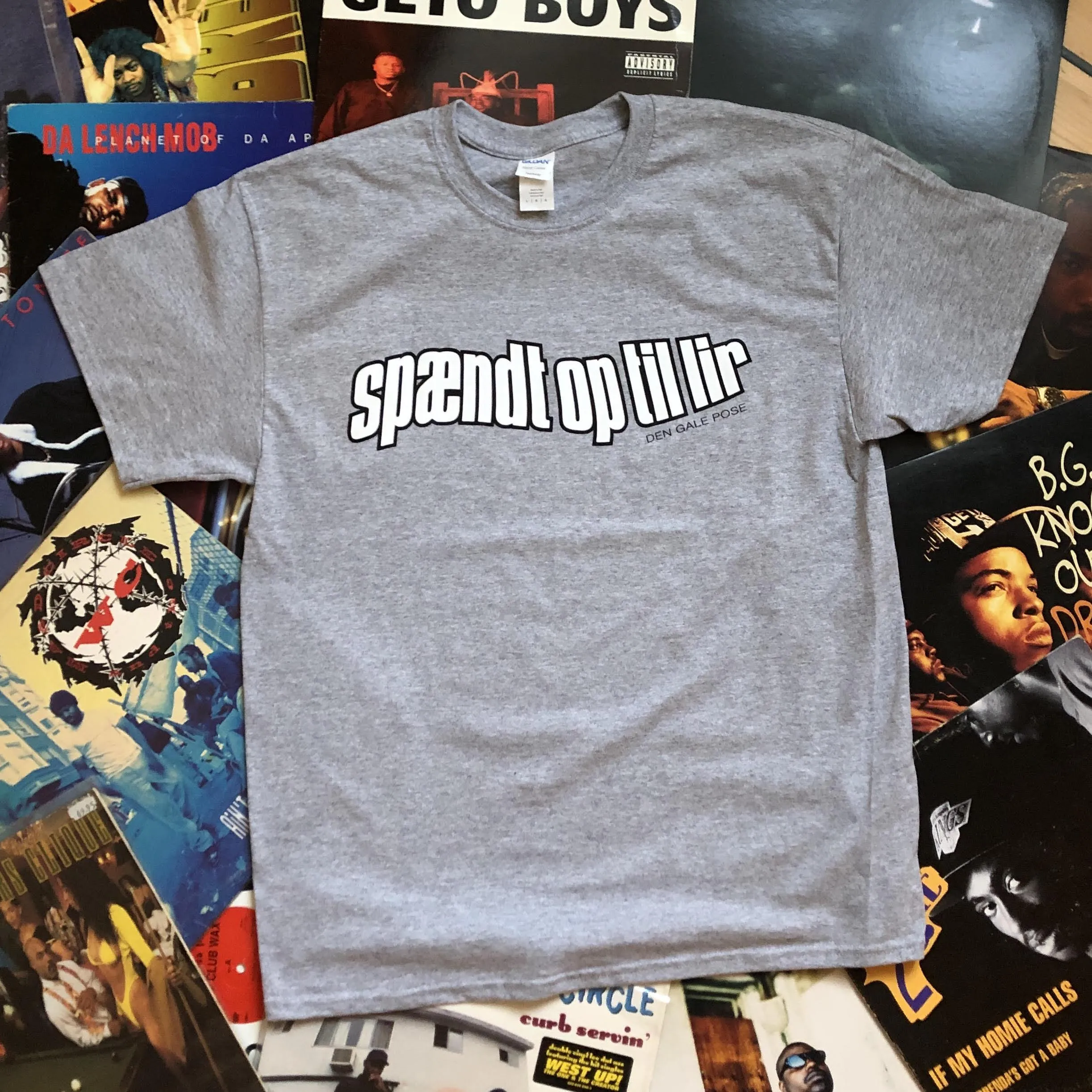 Den Gale Pose - Grå T-shirt - Spændt Op Til Lir sold by Dropps by Szhirley product image thumbnail 3