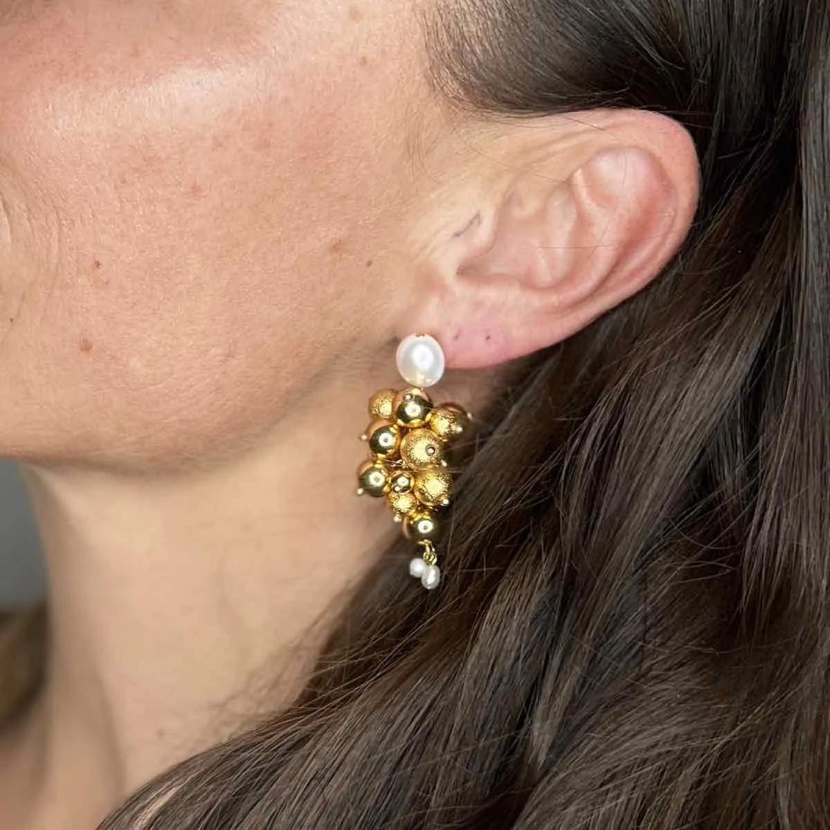Ørering - #OrbitCluster - 18 karat forgyldning og hvide ferskvandsperler - SÆLGES ENKELTVIS sold by Dropps by Szhirley product image thumbnail 2