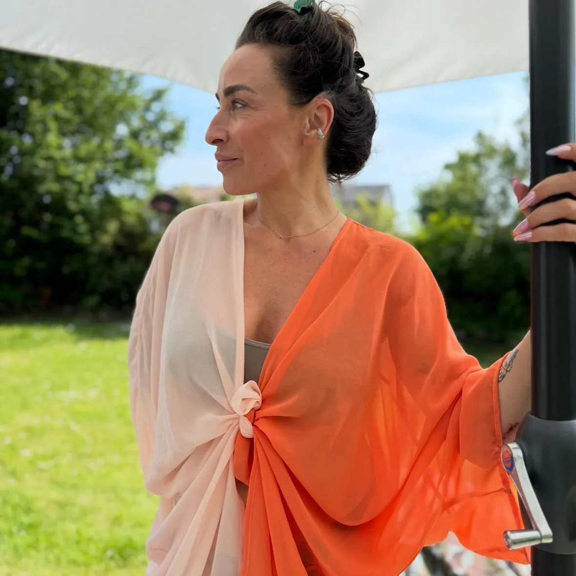 Tofarvet kimono i abrikos og pudder #Breeze - One Size sold by Dropps by Szhirley product image thumbnail 2