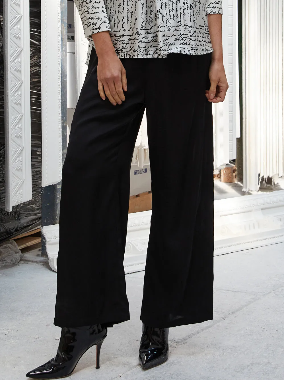 M.A DAINTY HEPHAESTUS PANT sold by ENNI