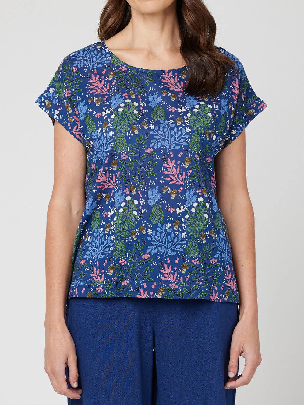 CAKE VICKY ROUND NECK sold by ENNI product image thumbnail 3