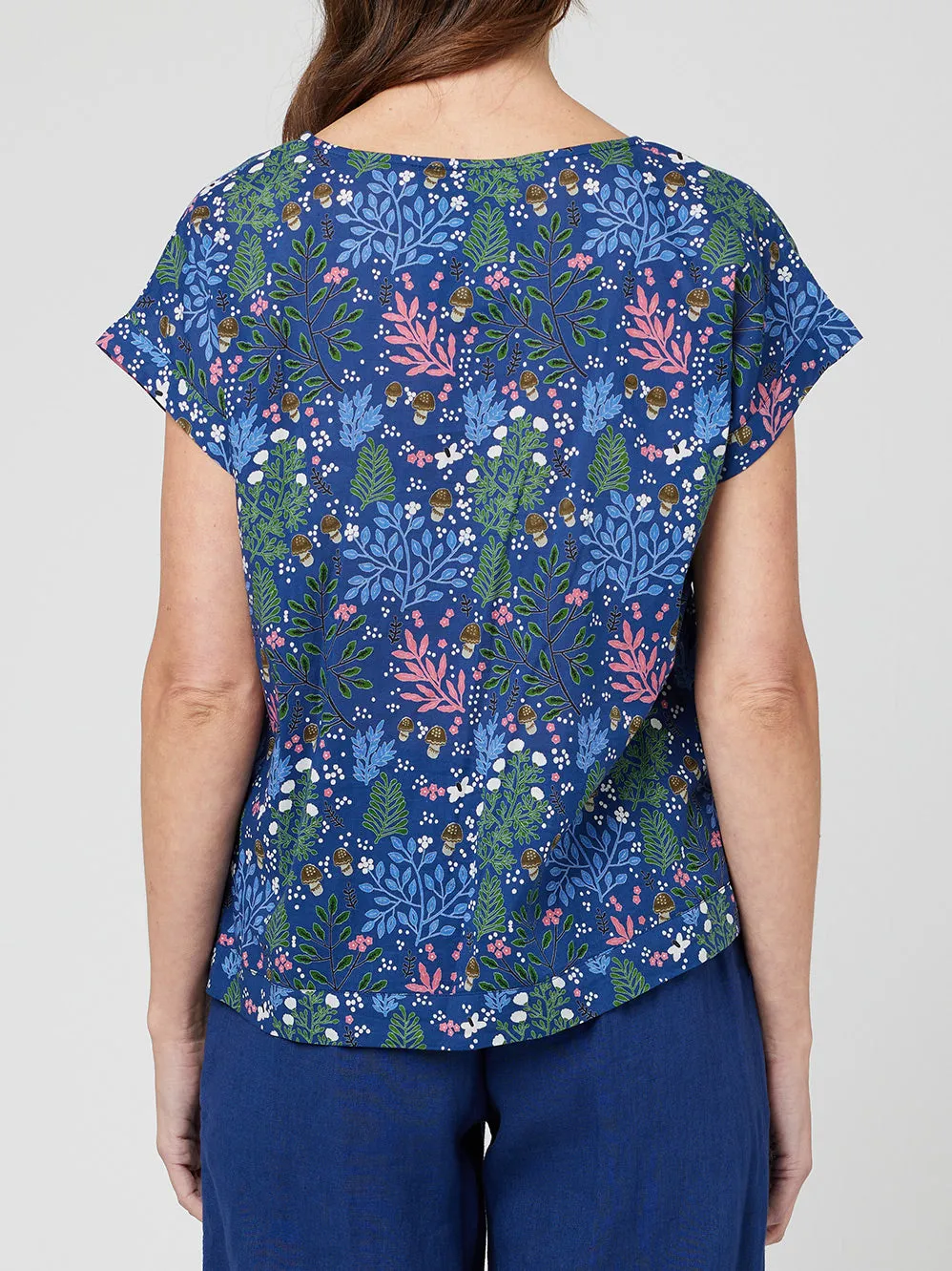 CAKE VICKY ROUND NECK sold by ENNI product image thumbnail 4