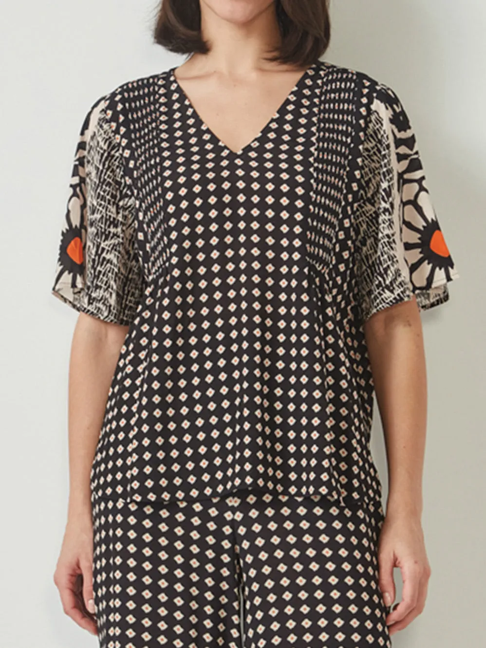 VERGE INSPIRE TOP sold by ENNI