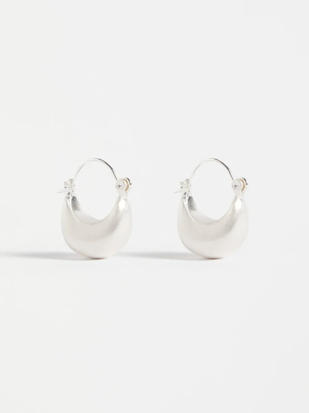 ELK ELLIK SHORT HOOP EARRING sold by ENNI