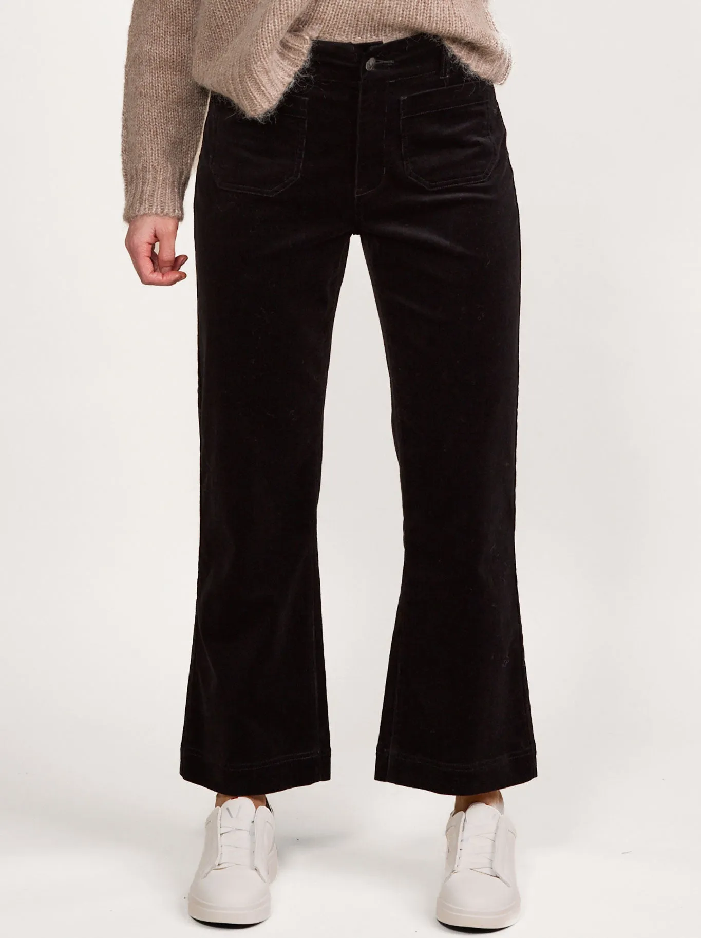 VASSALLI ANKLE GRAZER CORD PANT sold by ENNI