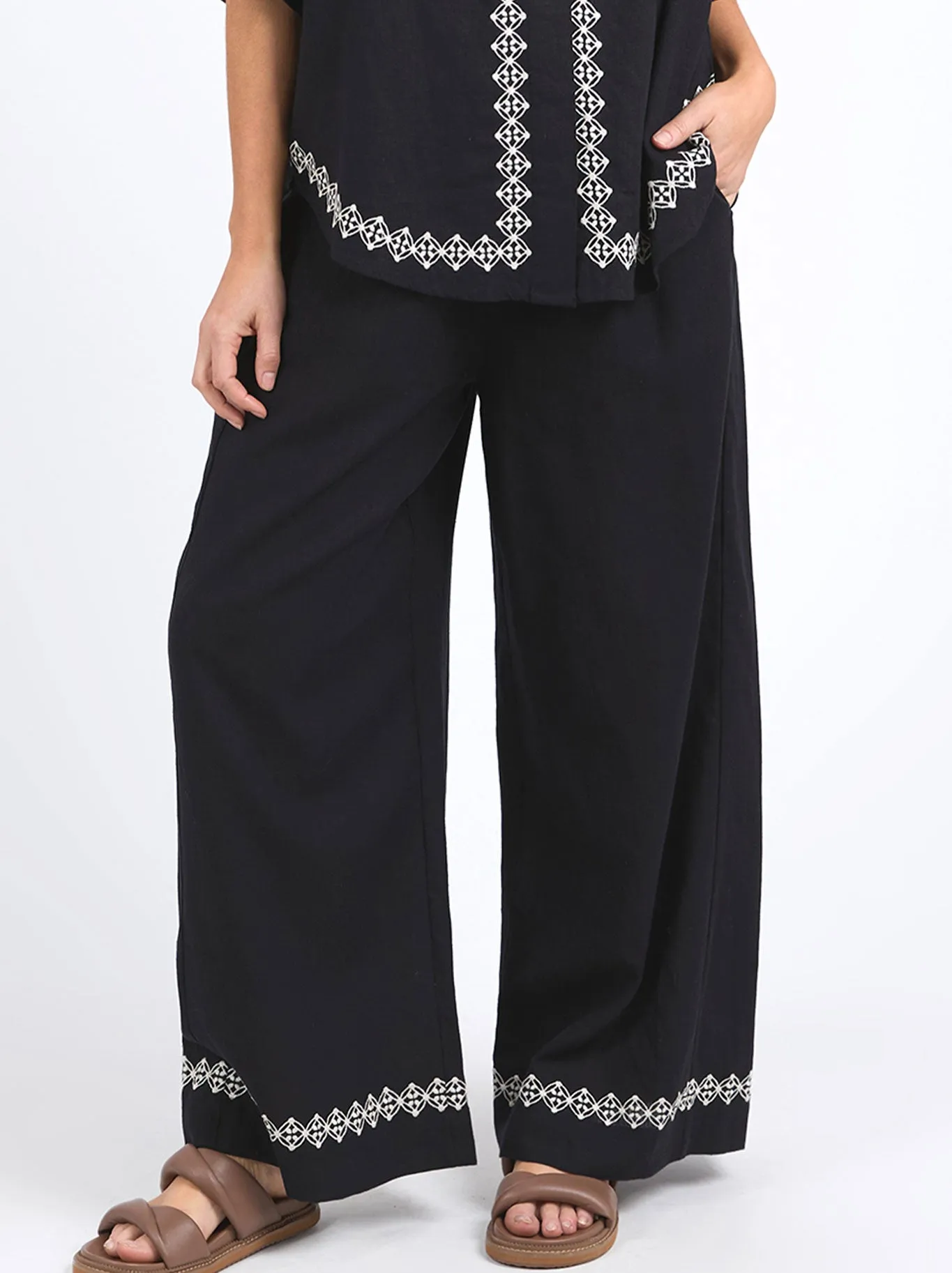 ELM NINA EMBROIDERED PANT sold by ENNI