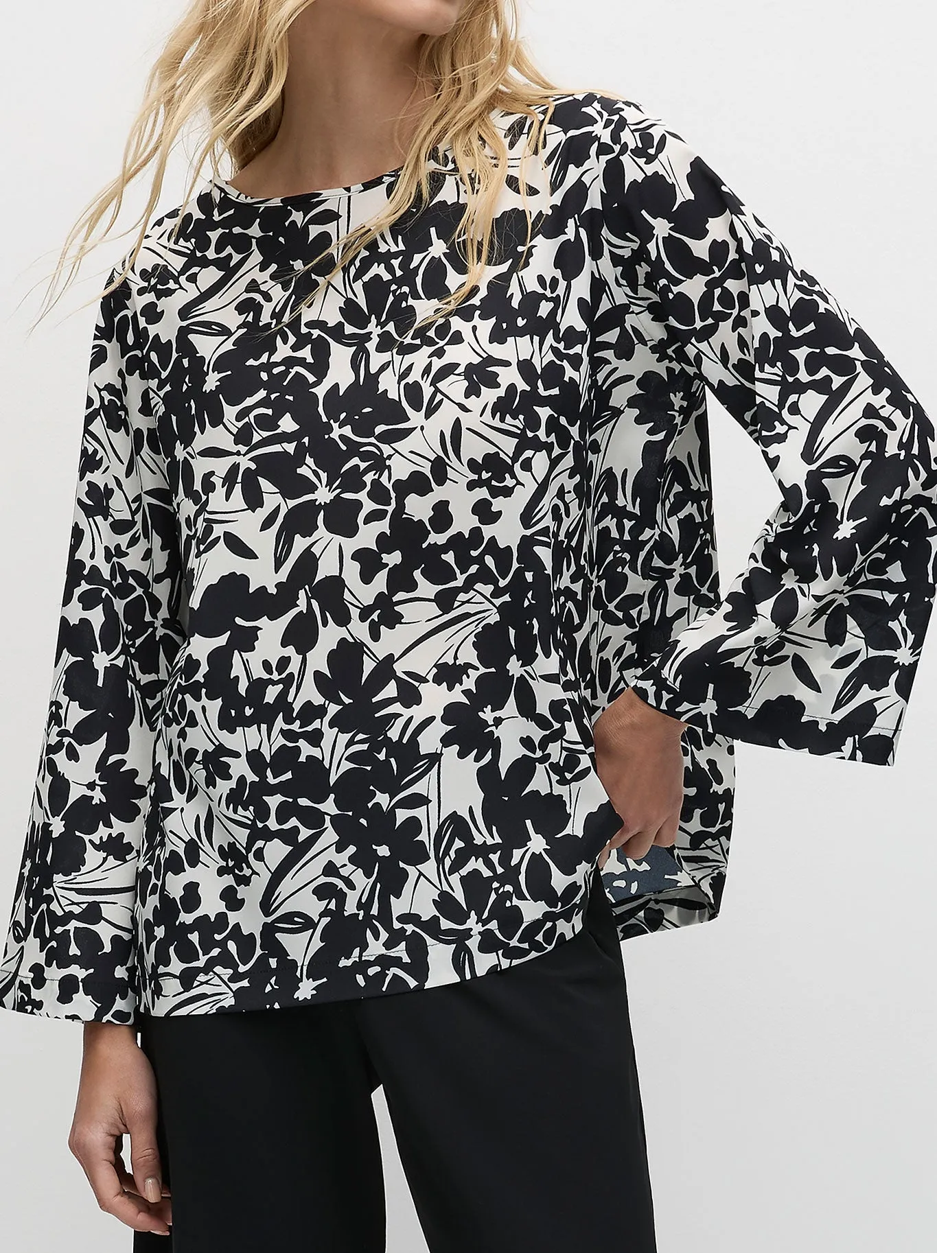 MELA PURDIE SLICE NECK PLAZA sold by ENNI product image thumbnail 2