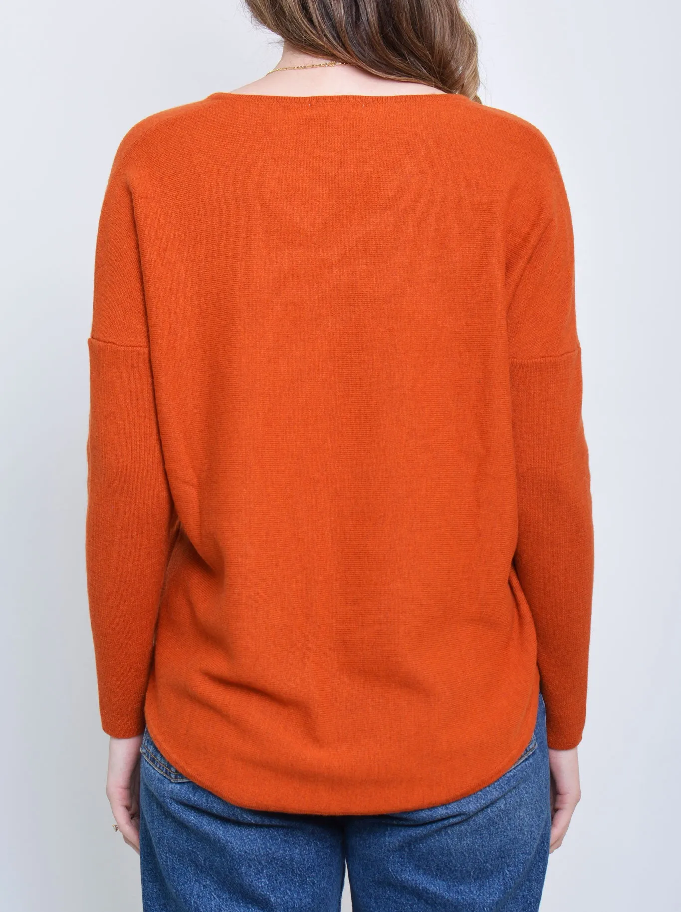 JAMES MELBOURNE VEE NECK CURVED HEM sold by ENNI product image thumbnail 4