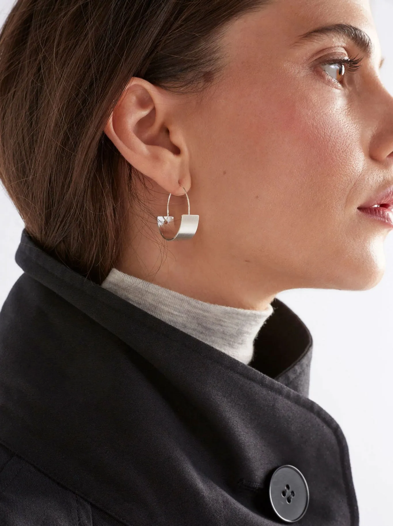 ELK TONA SMALL HOOP EARRING sold by ENNI product image thumbnail 4