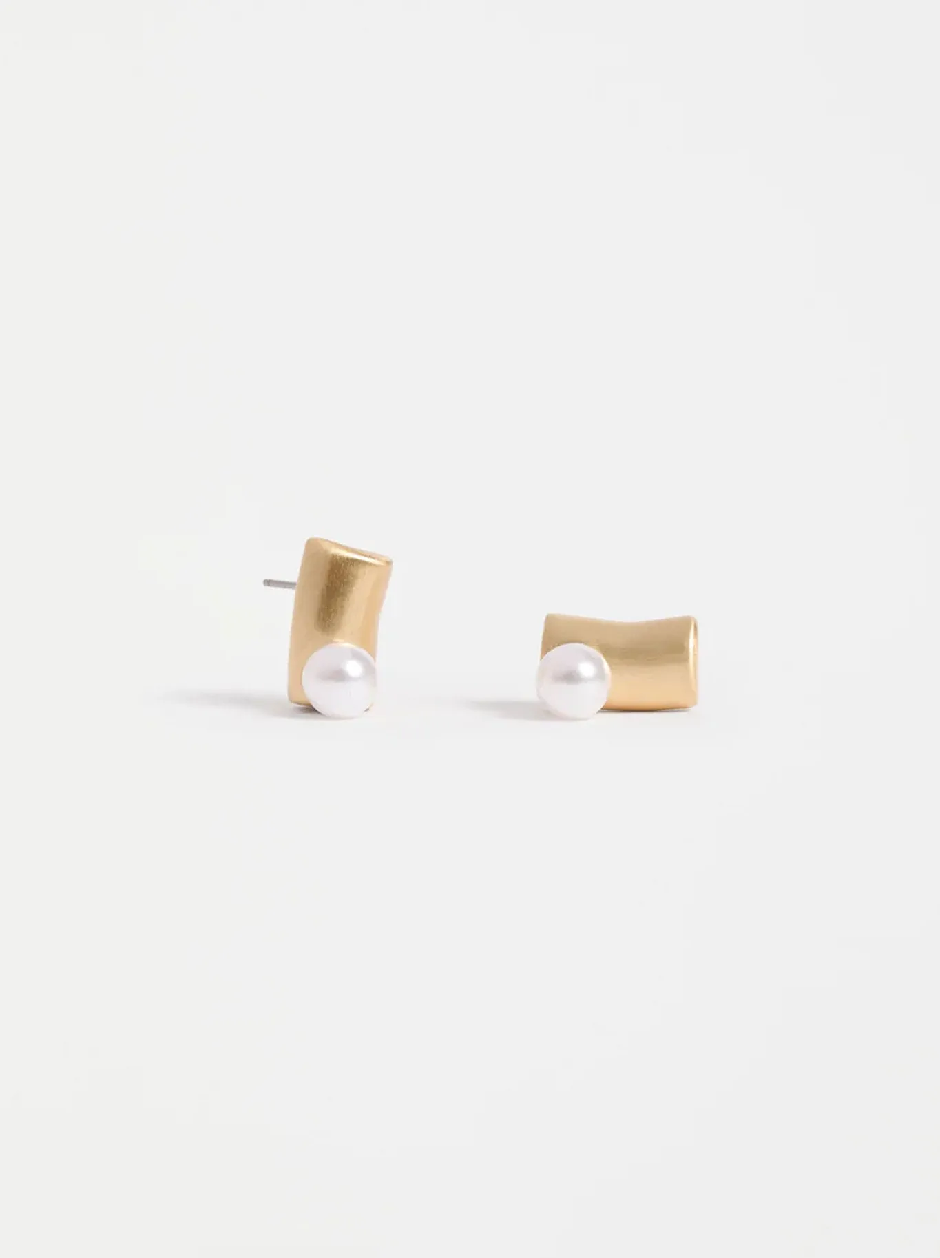 ELK AHAS STUD EARRING sold by ENNI product image thumbnail 3