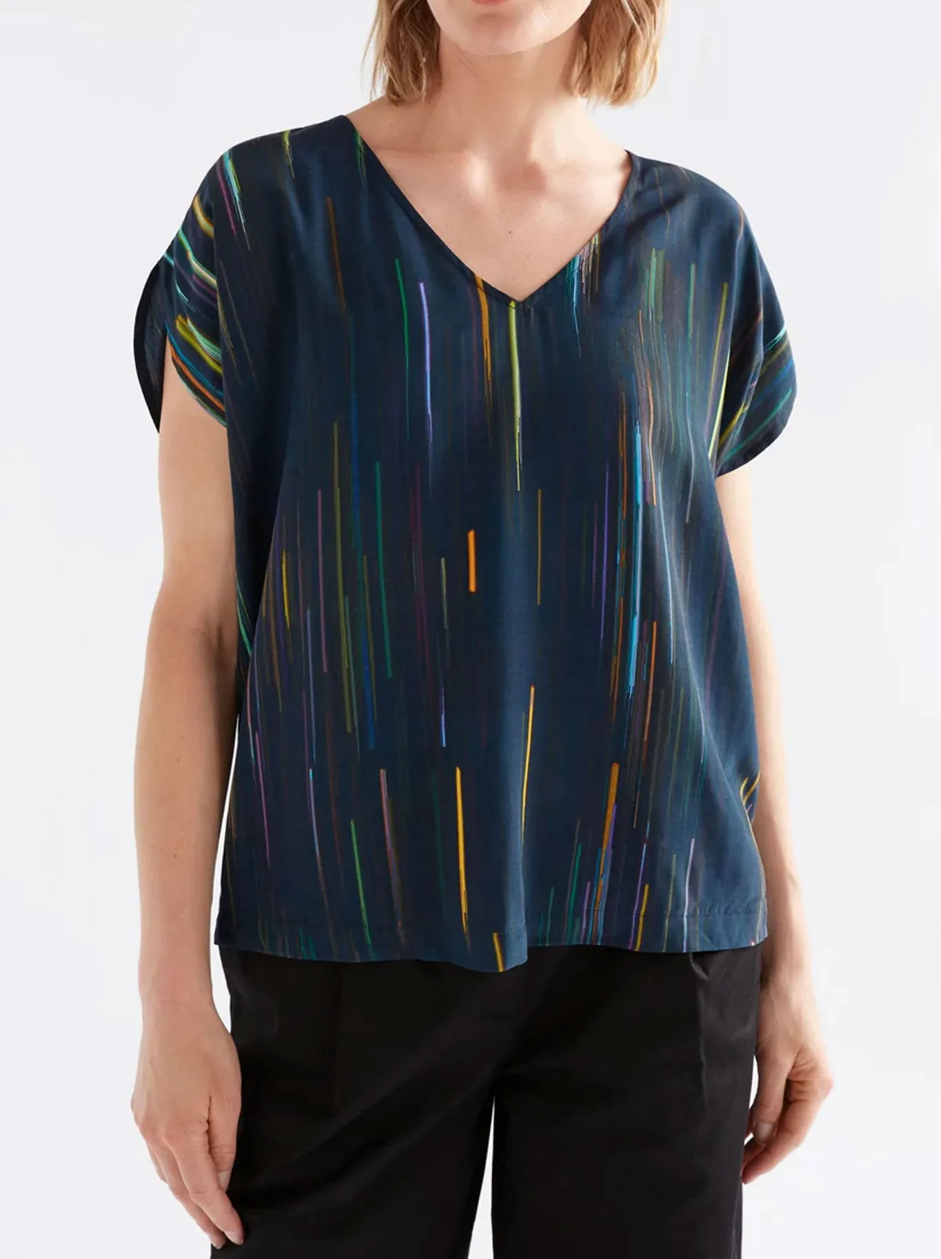 ELK KAYRA V NECK TOP sold by ENNI