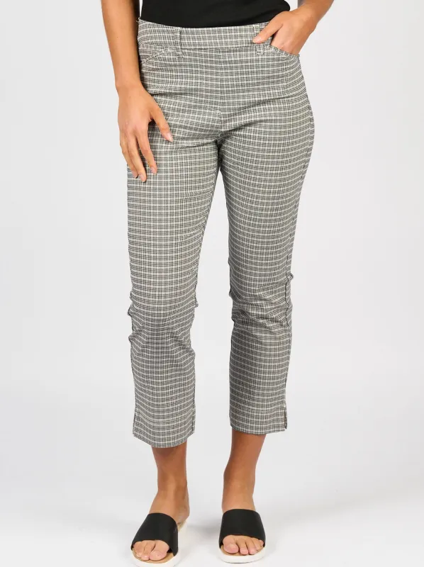 VASSLLI SLIM LEG 7/8 PULL ON PANT sold by ENNI