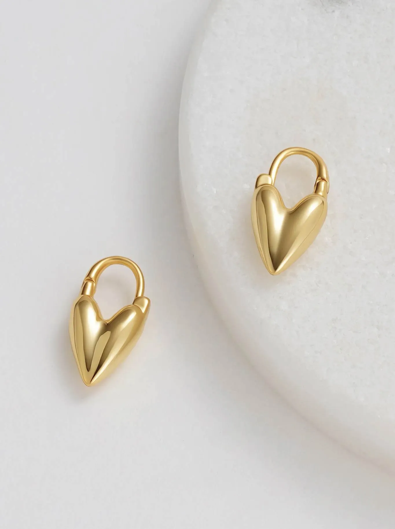 ZAFINO JESS HEART HOOP sold by ENNI