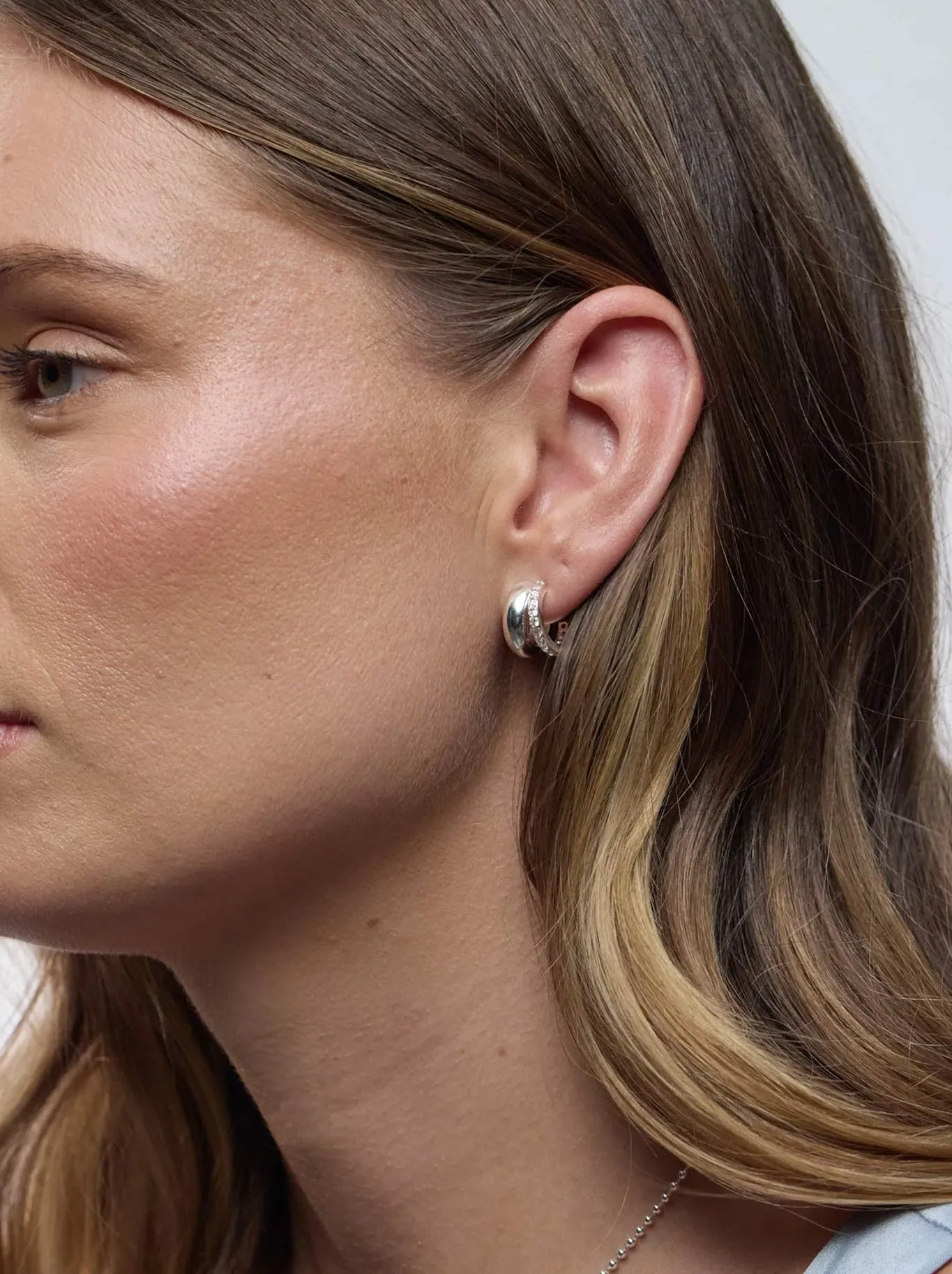 ZAFINO ZOE HOOP sold by ENNI product image thumbnail 2