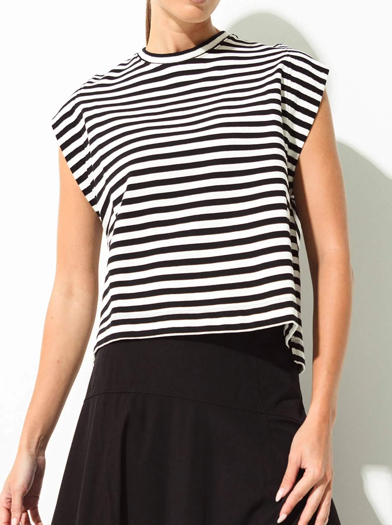 LOUNGE THE LABEL COMPORTA TOP sold by ENNI