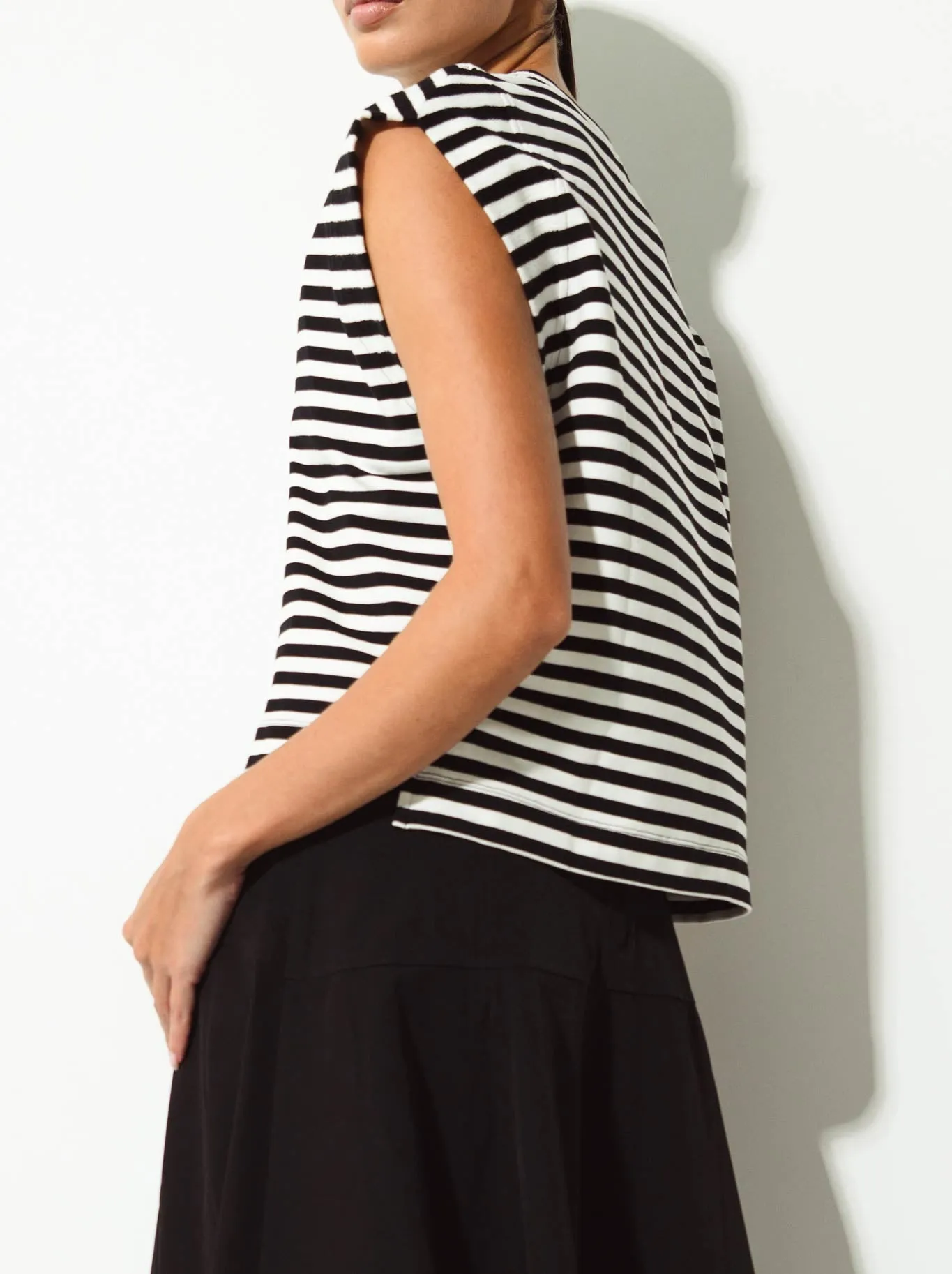 LOUNGE THE LABEL COMPORTA TOP sold by ENNI product image thumbnail 3