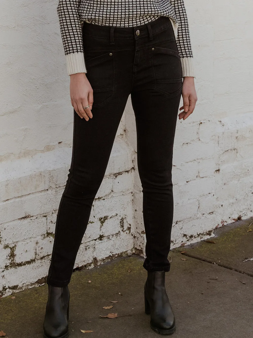 NEW LONDON PINNER JEAN sold by ENNI