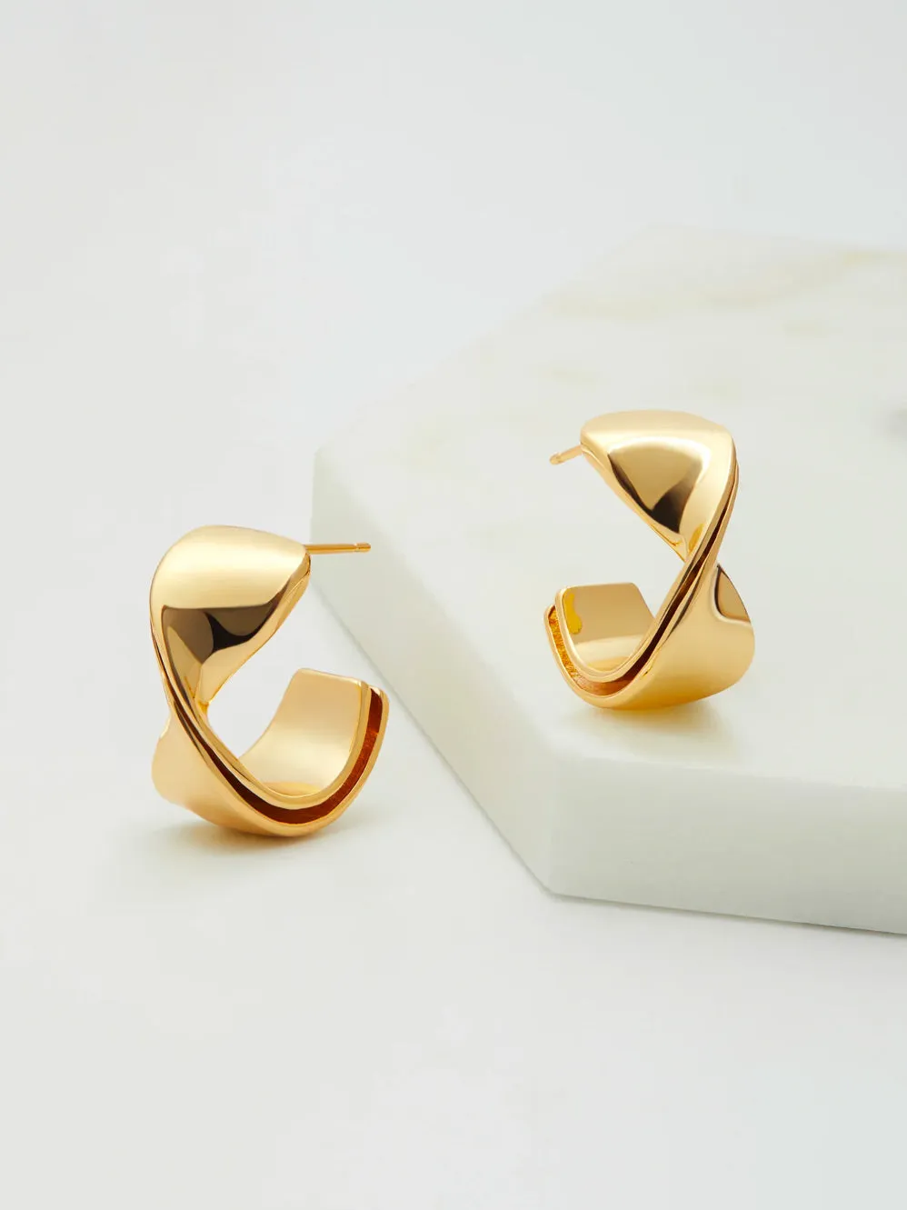 ZAFINO MARNIE HOOP EARRING sold by ENNI