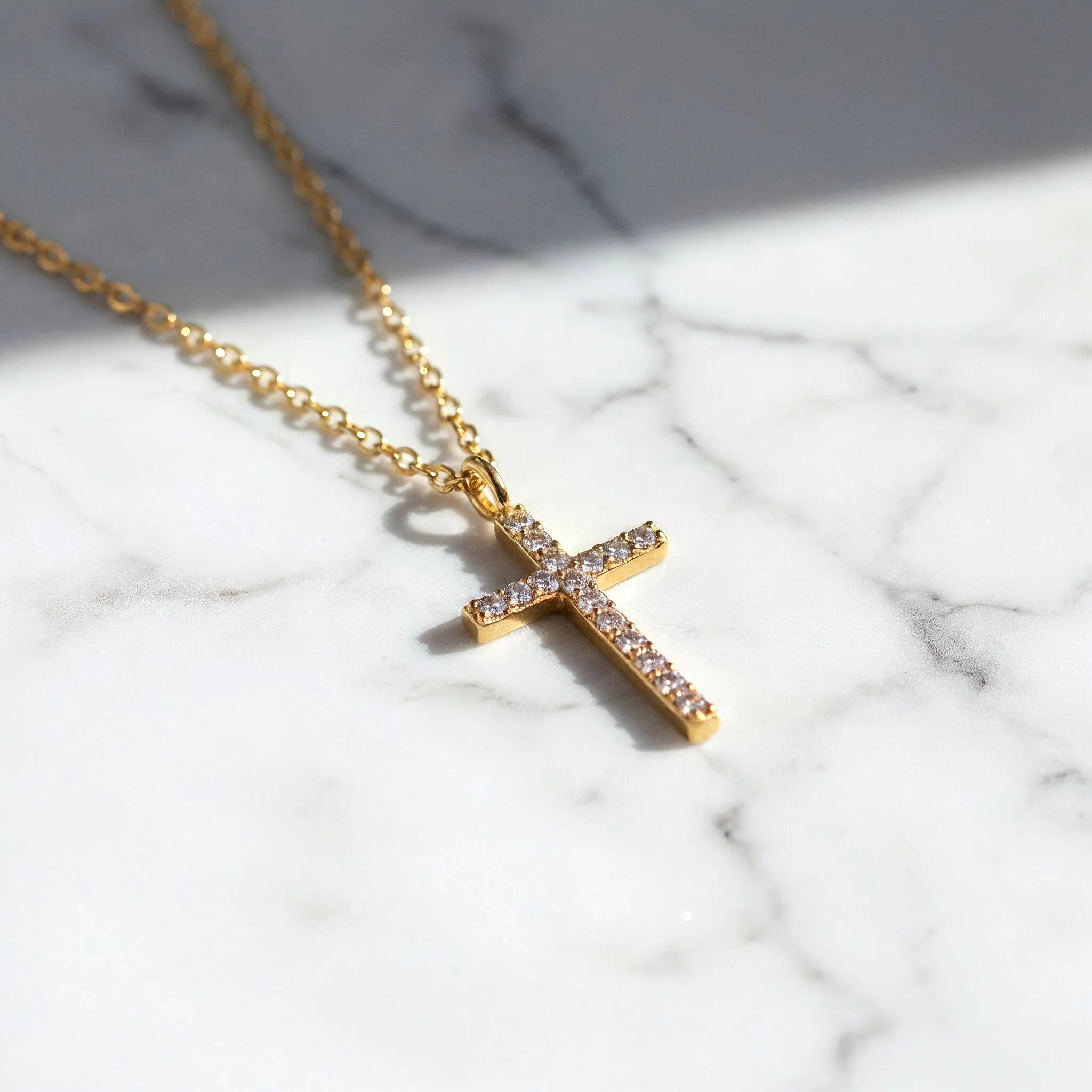 Halskette 375er Gold Kreuz mit Diamanten sold by Engelsrufer product image thumbnail 2