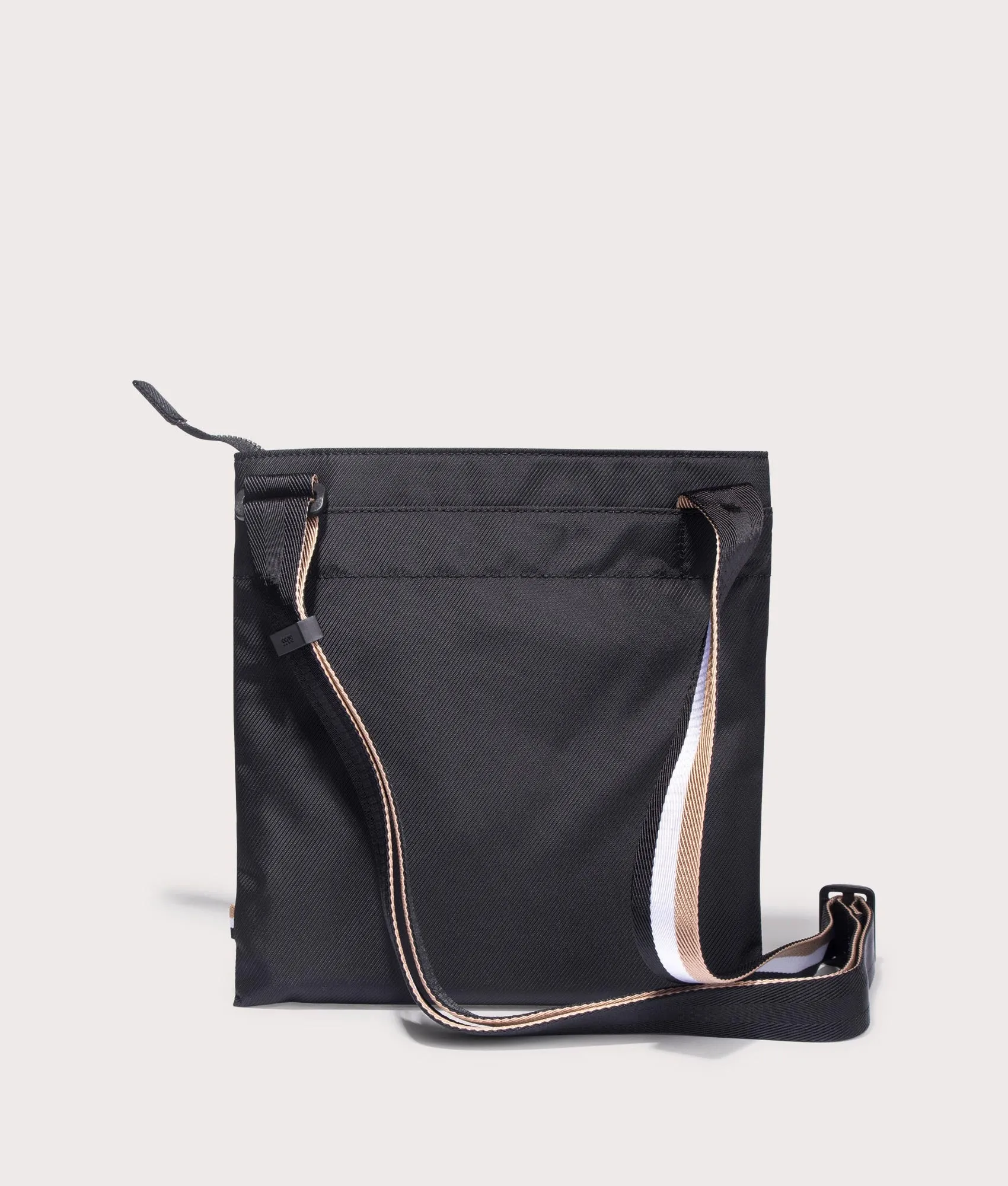 Catch 3.0 Envelope Bag sold by EQVVS product image thumbnail 3