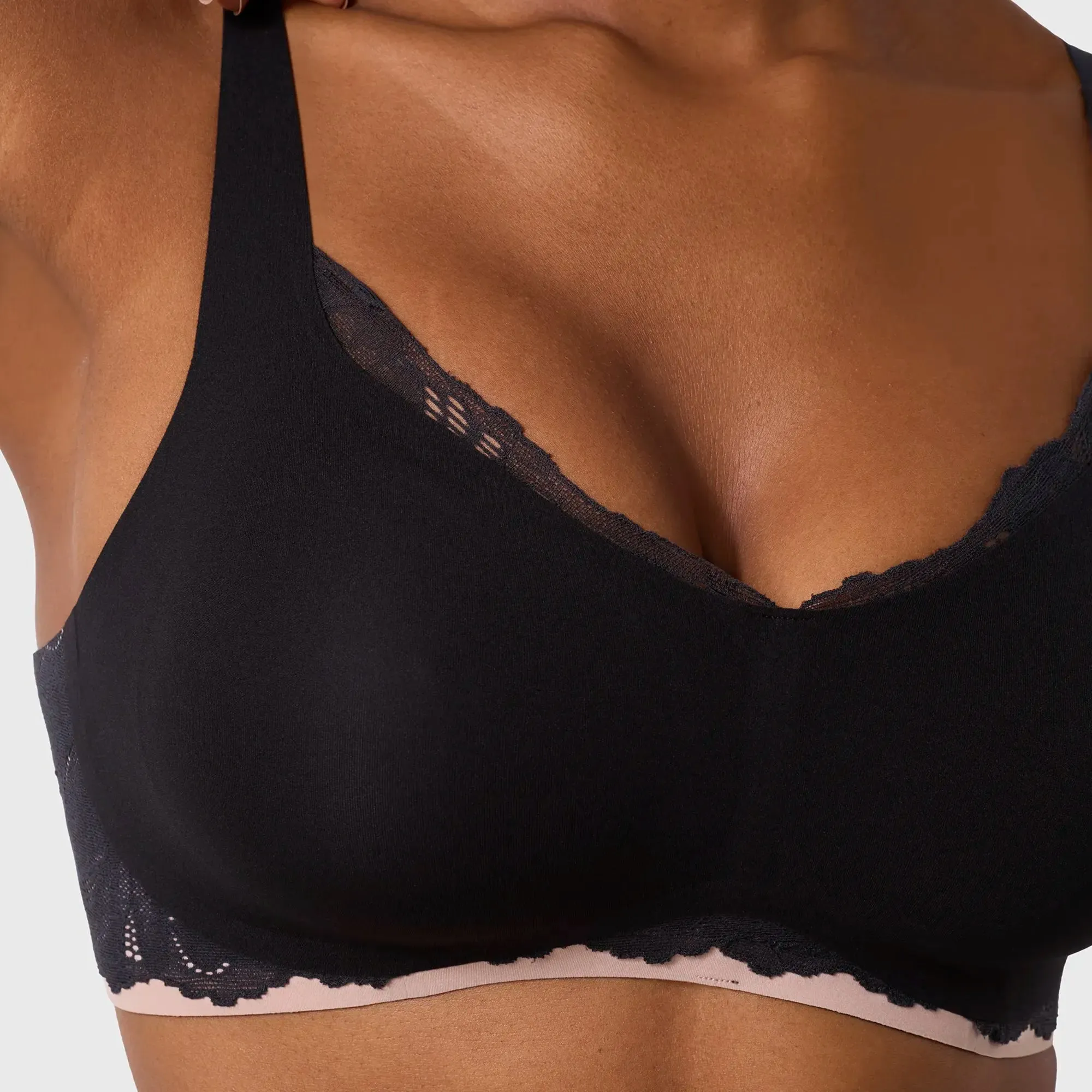 Smooth Lace Beyond Bra sold by Evelyn & Bobbie product image thumbnail 5
