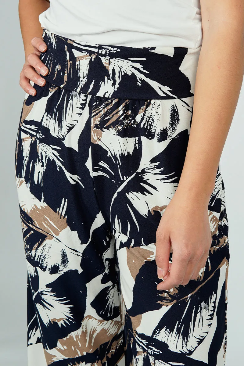 Beechers Brook Leaf Print Fold Over Cropped Pants sold by Fairweather product image thumbnail 4