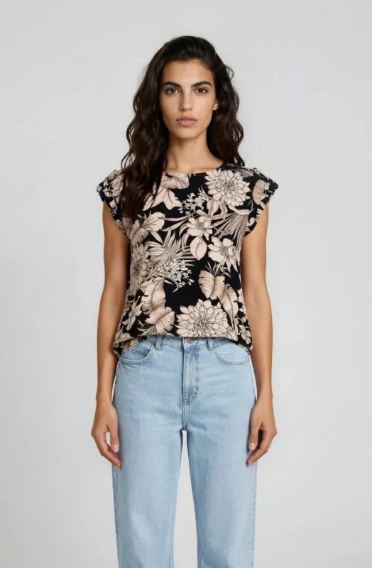 Printed Short Sleeve Top - Black made by Fairweather