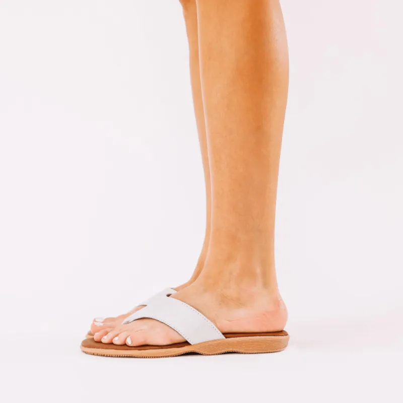 Flippity Flop - Pearl sold by Famolare