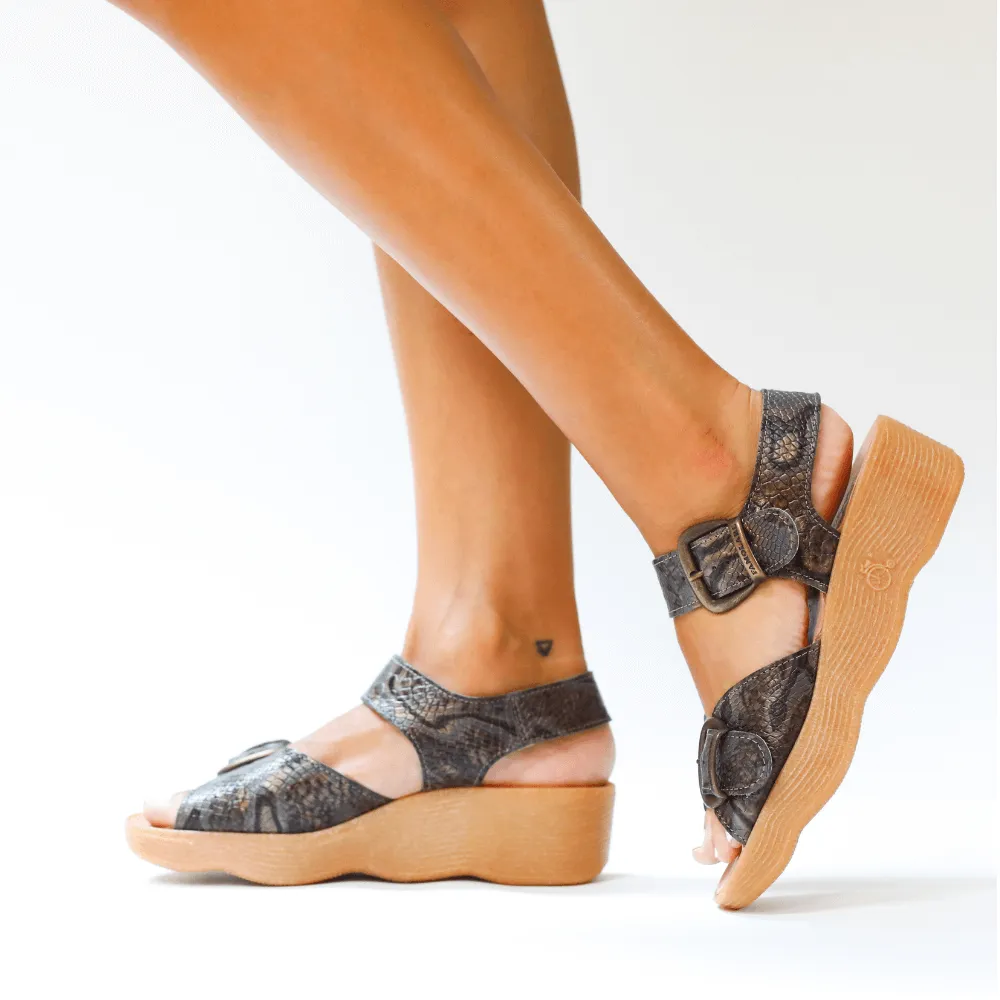 Double Play - Snake sold by Famolare product image thumbnail 2