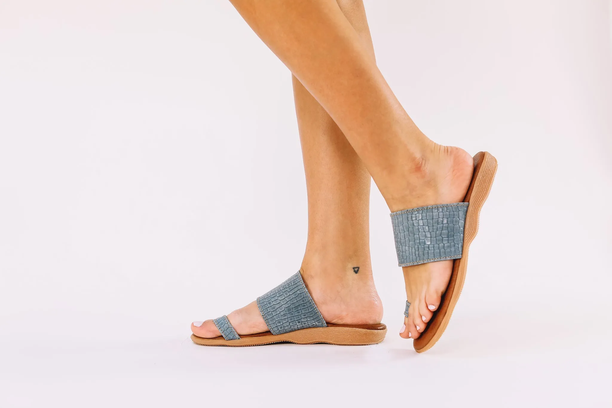 Band and Deliver - Aqua / Croc sold by Famolare product image thumbnail 2